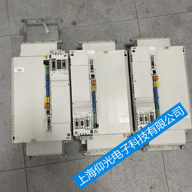ABB MotiFlex e180�ŷ������S���\�Ј�E1028�S��